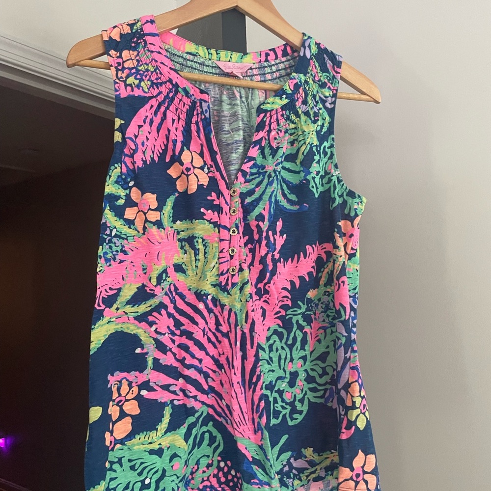 Lilly Pulitzer Essie top size M